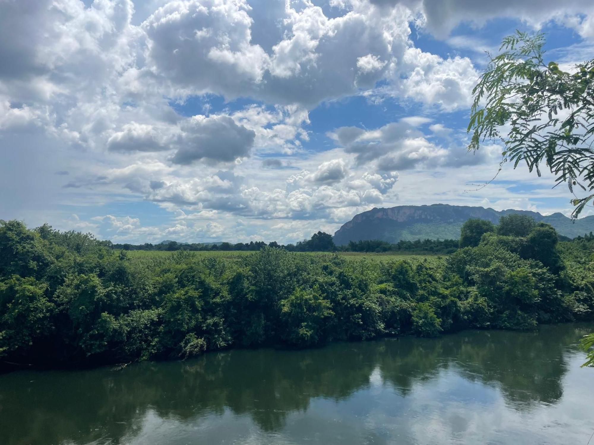 Revolution Kanchanaburi Adventure Hq Ban Chuk Kum Eksteriør bilde