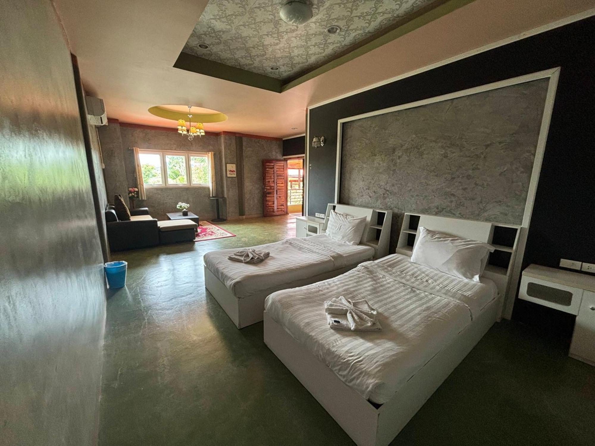 Revolution Kanchanaburi Adventure Hq Ban Chuk Kum Eksteriør bilde